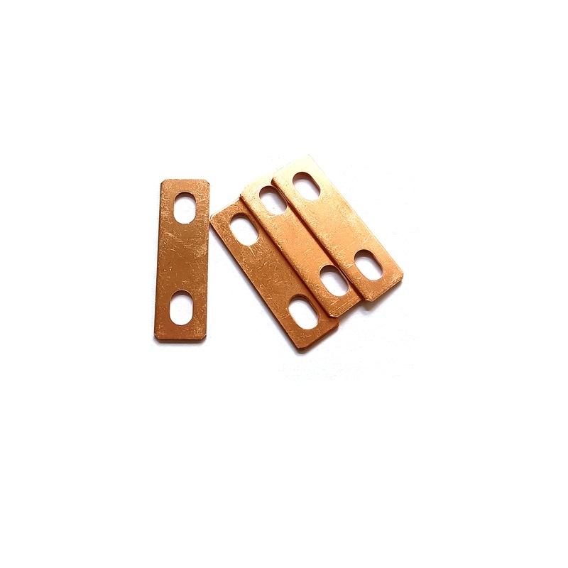 Bus Bar Copper - 4個のバッテリーバスバー銅コネクタ30ミリメートル穴中心ピッチクリップストラップ連絡M6穴サイズLiFePO4リチウム電池